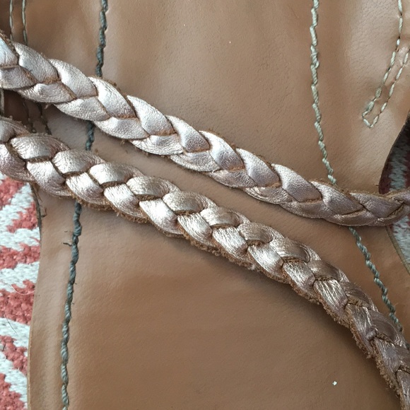 Roxy Braided Leather Strap Sandals - Picture 11 of 12